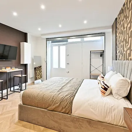 Elegant - Pere Lachaise * باريس