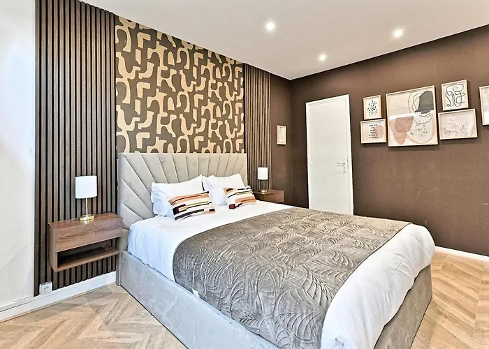 Elegant - Pere Lachaise باريس