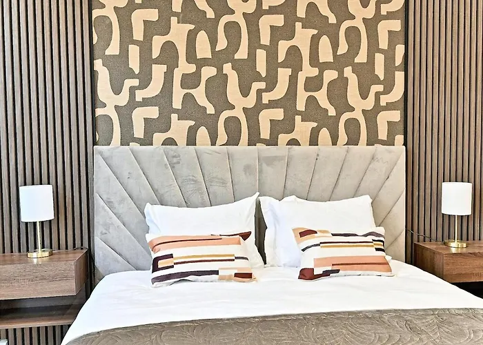 Elegant - Pere Lachaise *