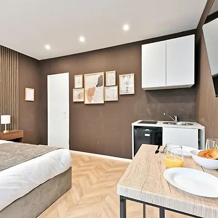 élégant - Père Lachaise *